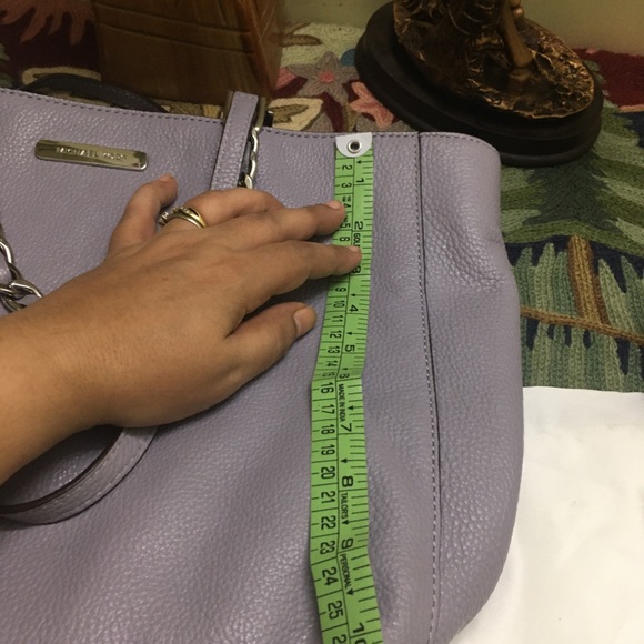 Authentic Large Michael Kors Harper Tote in Lilac - Picture 16 of 16